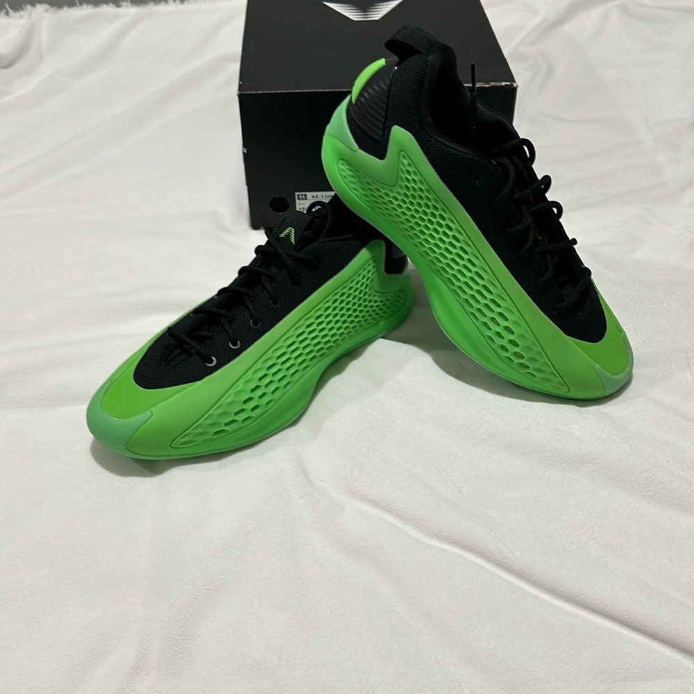 BRAND NEW with box! Mens Adidas Ant Edwards AE1 Low in Black/Green Size 10 1/2